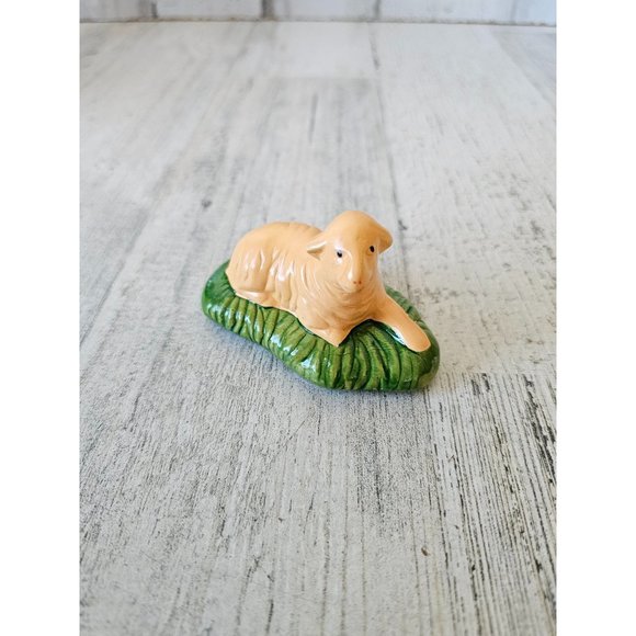 Vintage sheep nativity village Taiwan Xmas - Picture 1 of 6